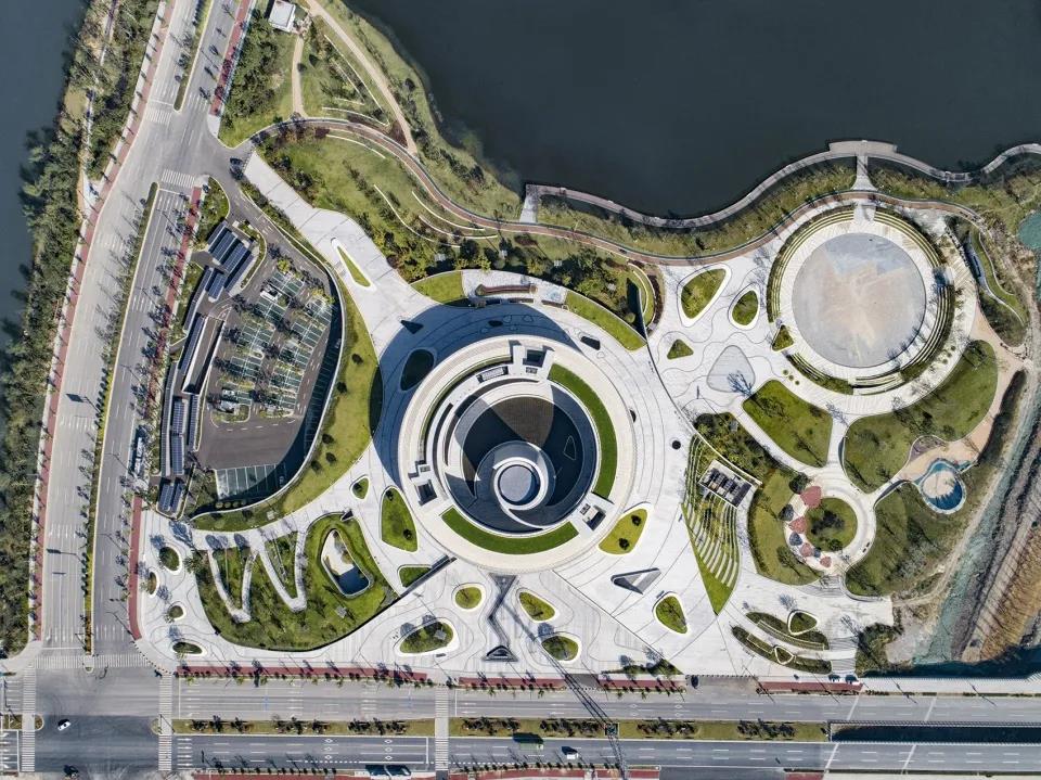 寧波市奉化區未來城科普中心項目(UHPC)幕墻